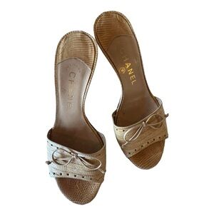 Chanel CC Logo Bow Beige Tan Leather Pastel Kitten Heels EU 36.5 US 6.5 Vintage